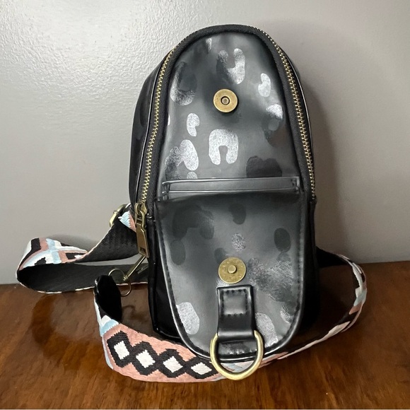 Women Chest Bag Sling Bag Small Crossbody Daypack Guitar Strap - Picture 5 of 12